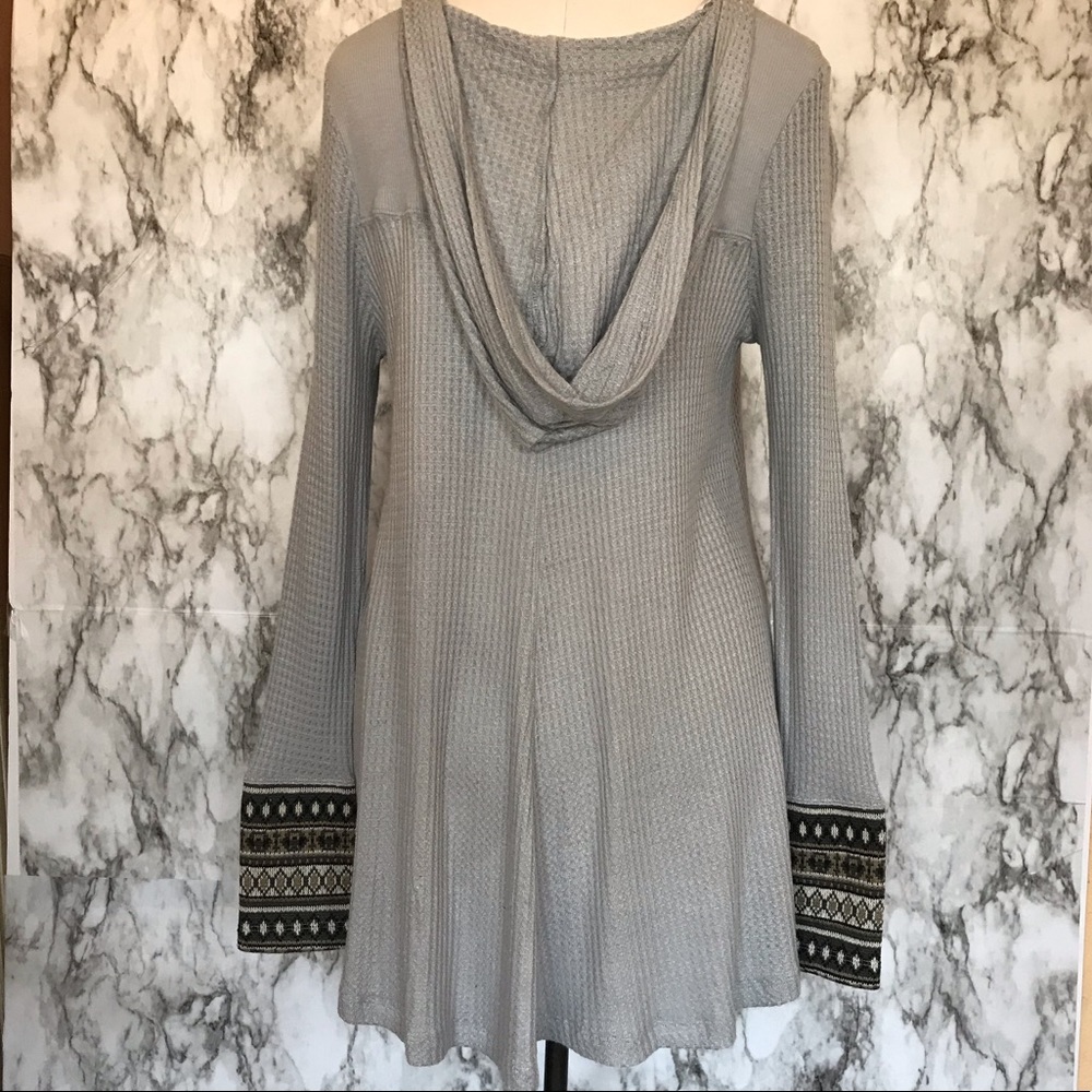 🛍3/$60 SALE! Gray Hooded Long Sleeve Thermal - Picture 2 of 4